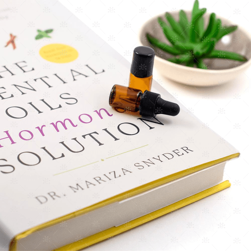 The Essential Oils Hormone Solution By Dr Mariza Snyder Books (Bound)