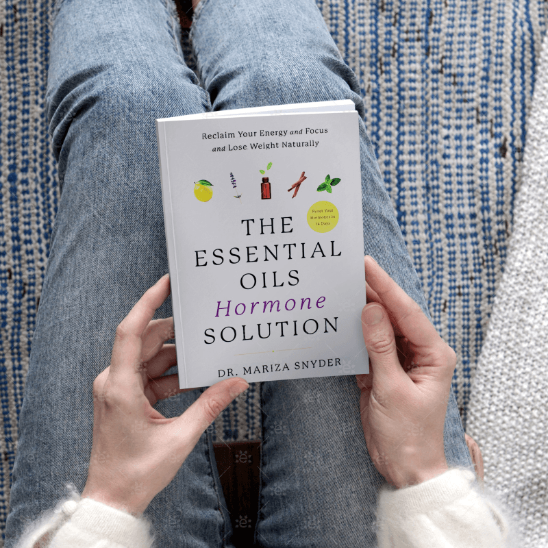 The Essential Oils Hormone Solution By Dr Mariza Snyder (Softcover) Books (Bound)